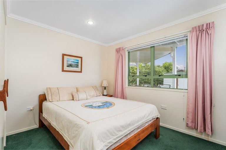 Photo of property in 19 Martin Place, Cooks Beach, Whitianga, 3591