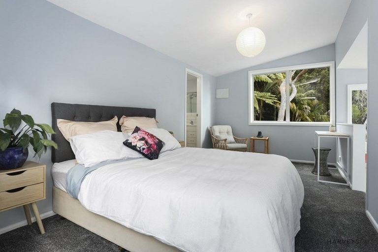 Photo of property in 110 Piha Road, Piha, New Lynn, 0772