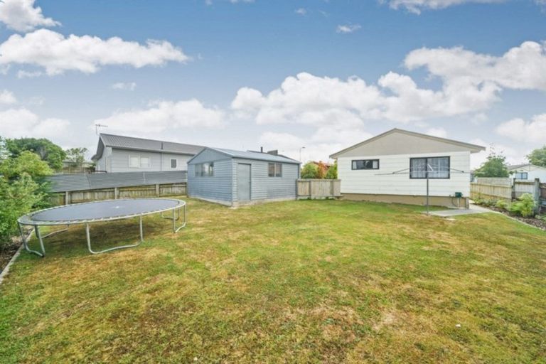 Photo of property in 99 Hillcrest Drive, Kelvin Grove, Palmerston North, 4414
