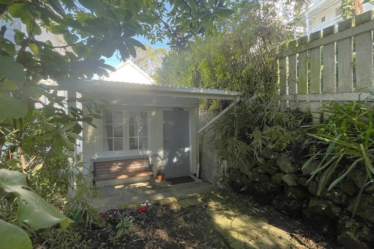 Photo of property in 31d Patanga Crescent, Thorndon, Wellington, 6011