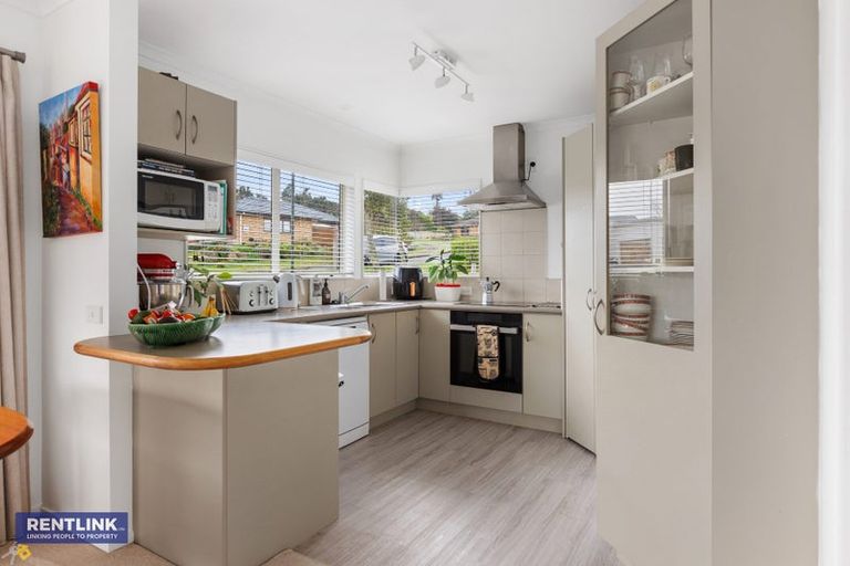 Photo of property in 18 Lysaght Place, Welcome Bay, Tauranga, 3112