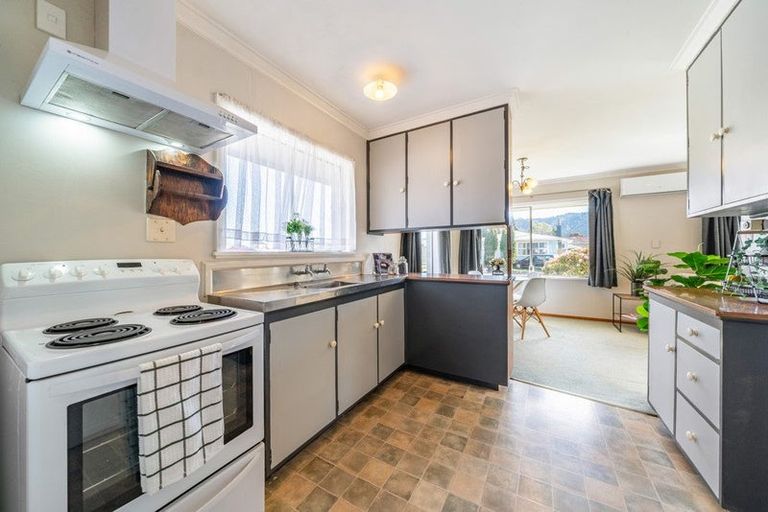 Photo of property in 1/58 Oregon Drive, Maoribank, Upper Hutt, 5018