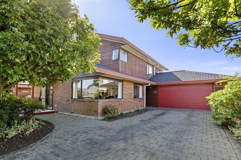 Photo of property in 28 De Menech Grove, Avalon, Lower Hutt, 5011