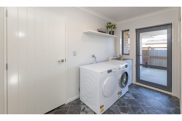 Photo of property in 20 Henley Close, Rolleston, 7614