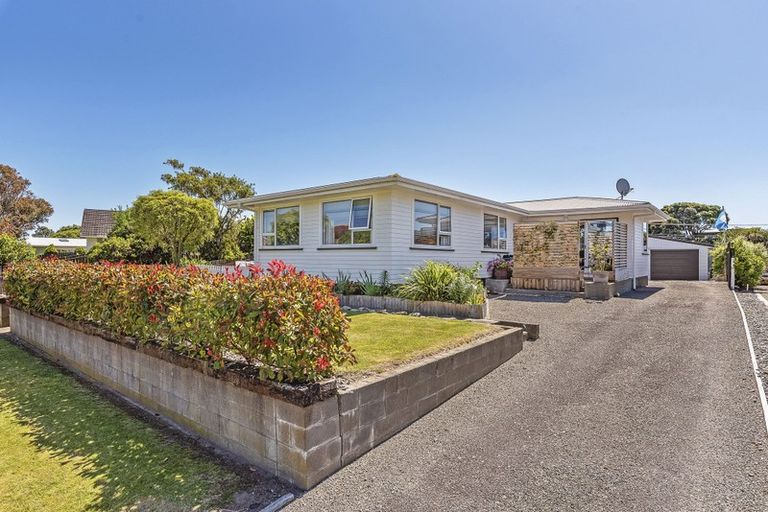 Photo of property in 18 Teoti Street, Paraparaumu Beach, Paraparaumu, 5032