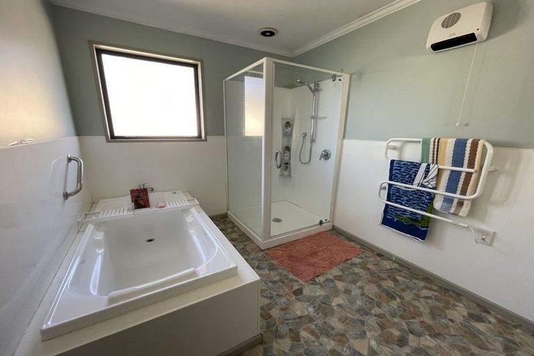 Photo of property in 6 Queen Street, Winton, 9720