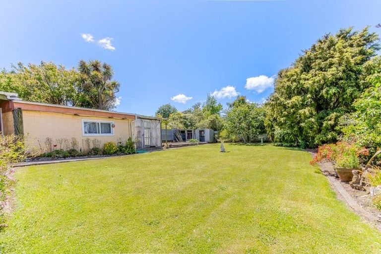 Photo of property in 18 Hunia Street, Marton, 4710