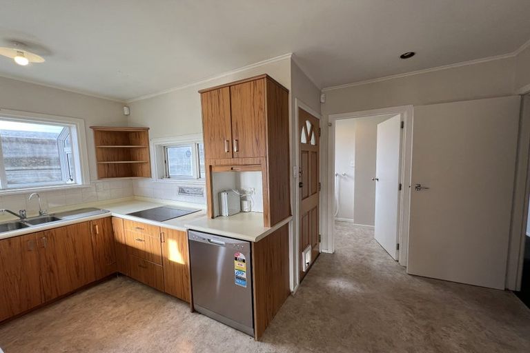 Photo of property in 25 Marewa Street, Te Atatu South, Auckland, 0610