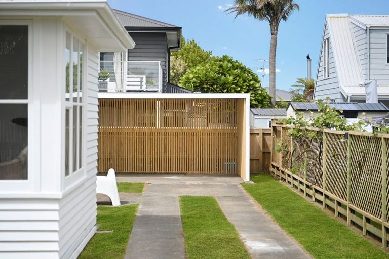 Photo of property in 182 Ngatai Road, Otumoetai, Tauranga, 3110