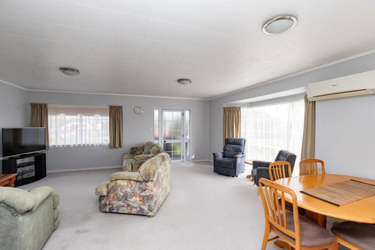 Photo of property in 37 Darlington Street, Ngatea, 3503