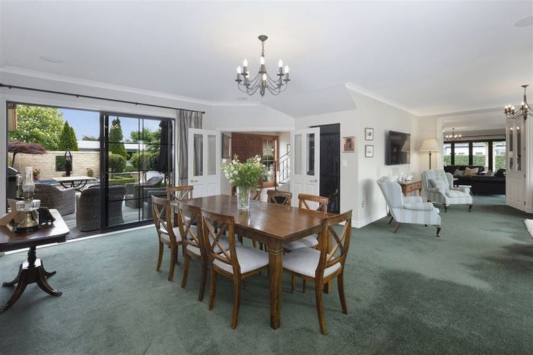 Photo of property in 17 Oakgrove Drive, Rangiora, 7400