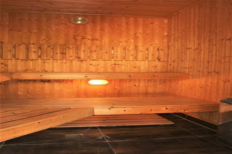 Photo of property in 11 Kinmont Rise, East Tamaki Heights, Auckland, 2016