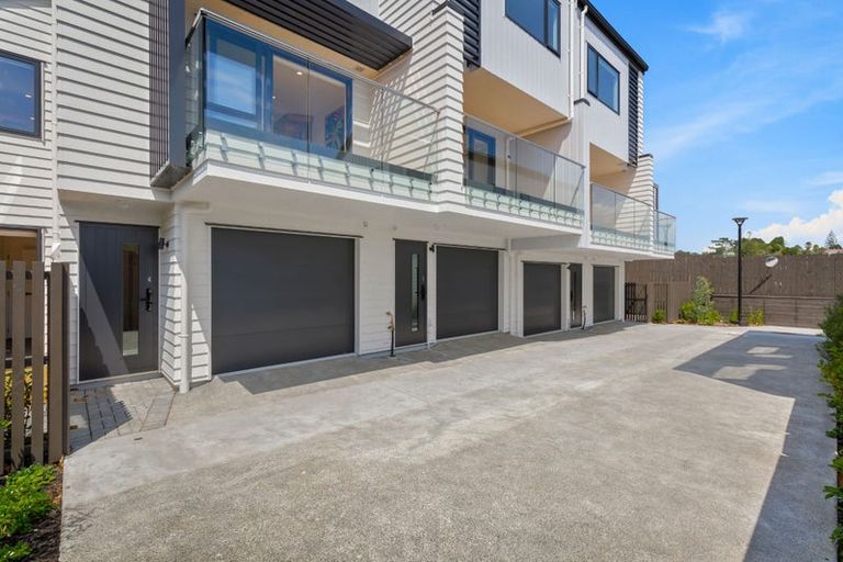 Photo of property in 7/13 Fairdale Place, Birkdale, Auckland, 0626