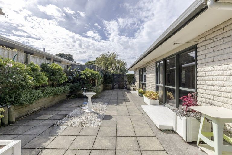 Photo of property in 30a Moulton Street, Moturoa, New Plymouth, 4310