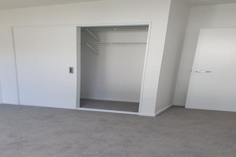 Photo of property in 15/62u Spenmoor Street, Newlands, Wellington, 6037