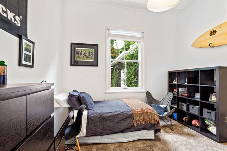 Photo of property in 20 Hebe Place, Birkenhead, Auckland, 0626