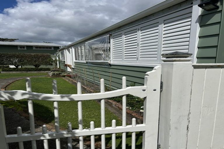 Photo of property in 47 Roland Road, Greenhithe, Auckland, 0632