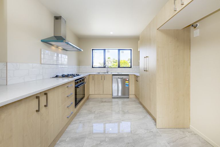 Photo of property in 59a Cedar Heights Avenue, Massey, Auckland, 0614