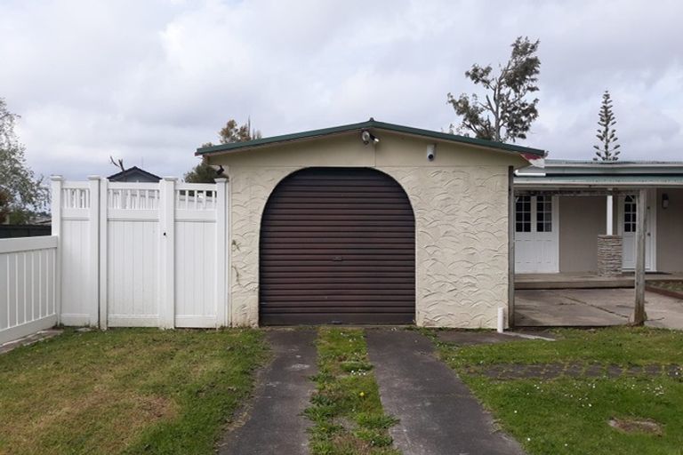 Photo of property in 5 Denver Avenue, Sunnyvale, Auckland, 0612