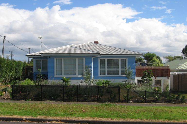 Photo of property in 1/22 Koromiko Street, New Lynn, Auckland, 0600