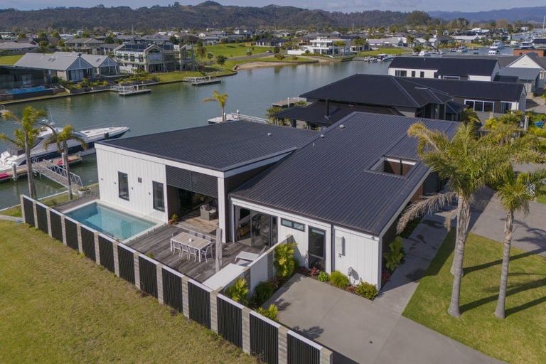 Photo of property in 11 Awatea Drive, Whitianga, 3510