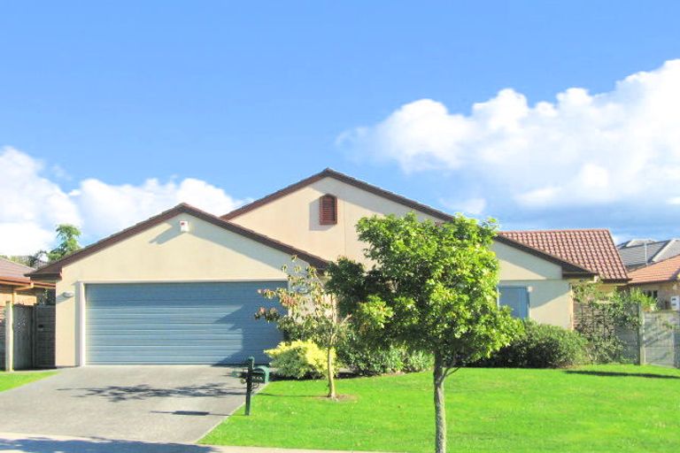 Photo of property in 40 Hillwell Drive, Henderson, Auckland, 0612