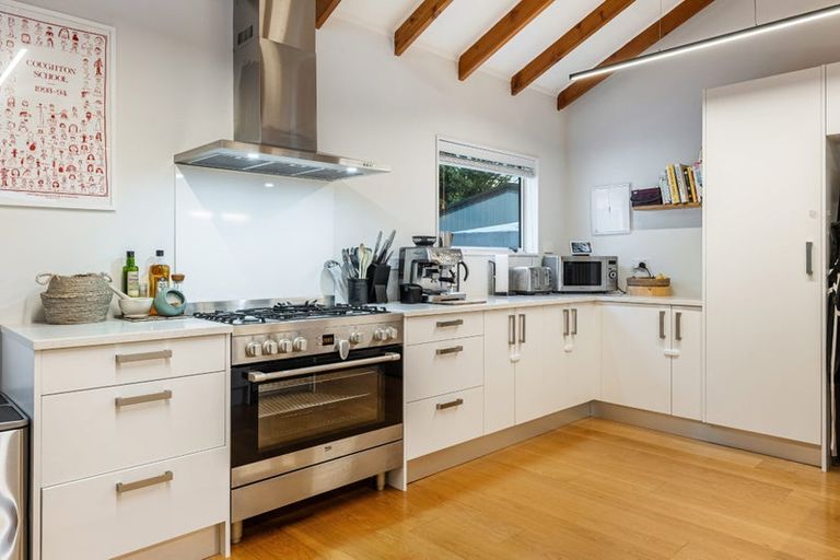 Photo of property in 316 Upper Waiwera Road, Puhoi, Silverdale, 0994