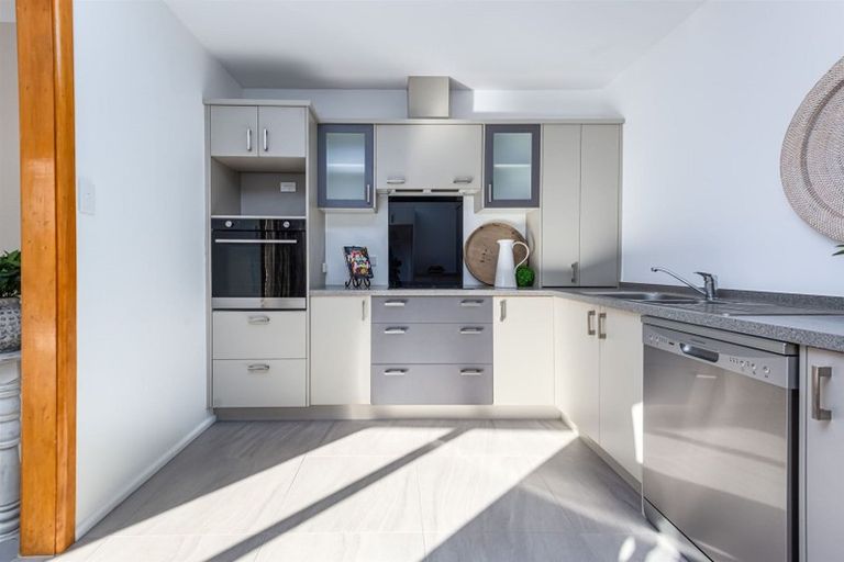 Photo of property in 236 Grahams Road, Burnside, Christchurch, 8053