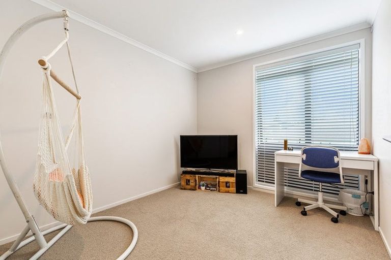 Photo of property in 12b Dida Park Drive, Kumeu, 0810