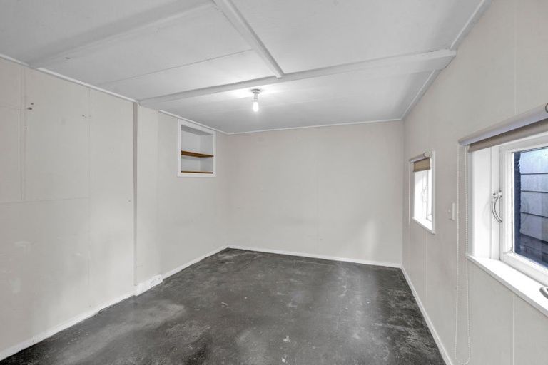 Photo of property in 27 Bonithon Avenue, Moturoa, New Plymouth, 4310