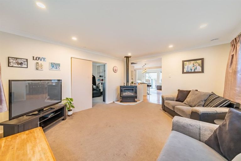 Photo of property in 4 Sharpe Crescent, Wainuiomata, Lower Hutt, 5014