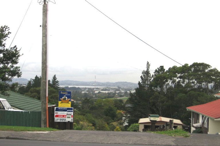 Photo of property in 3/427 Don Buck Road, Massey, Auckland, 0614