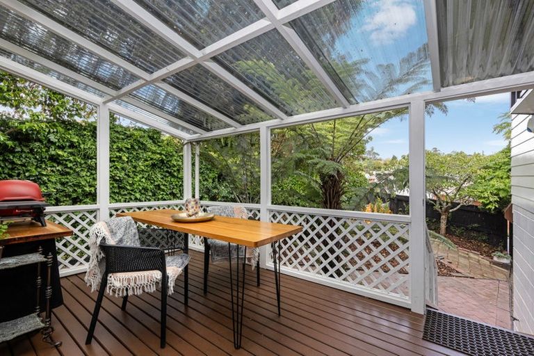 Photo of property in 2/84 West Coast Road, Glen Eden, Auckland, 0602