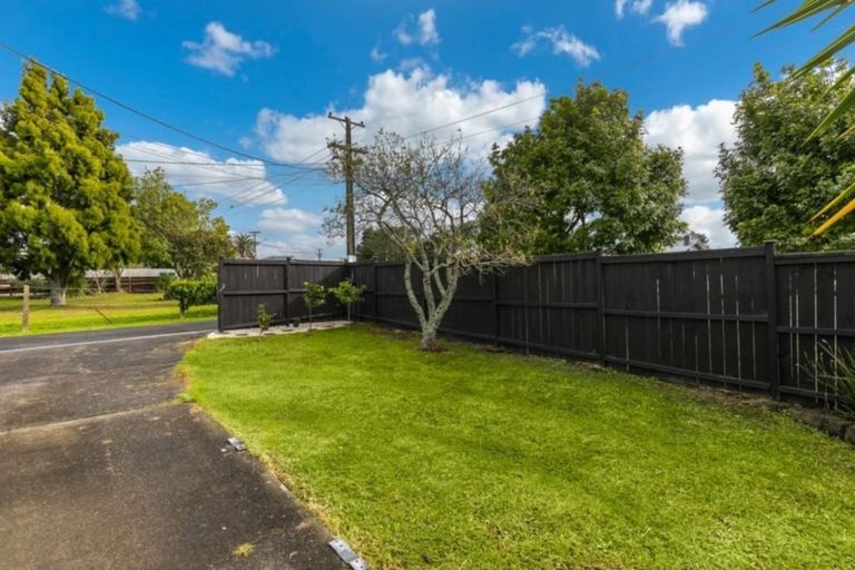Photo of property in 48 Waimumu Road, Massey, Auckland, 0614