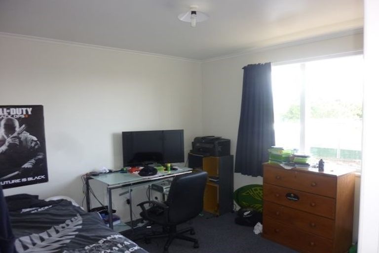 Photo of property in 20 Geordie Street, Henderson, Auckland, 0612