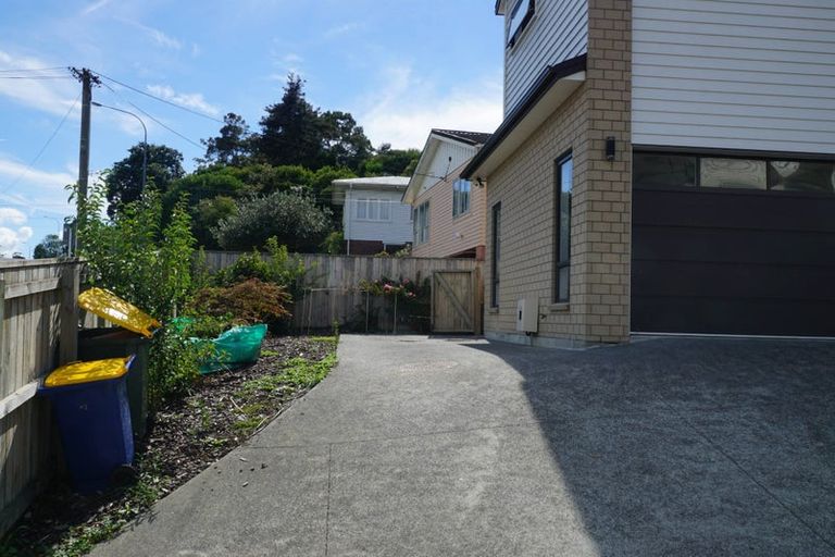 Photo of property in 83a Lake Road, Northcote, Auckland, 0627