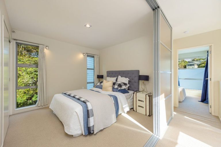 Photo of property in 21a Lyons Avenue, Murrays Bay, Auckland, 0630