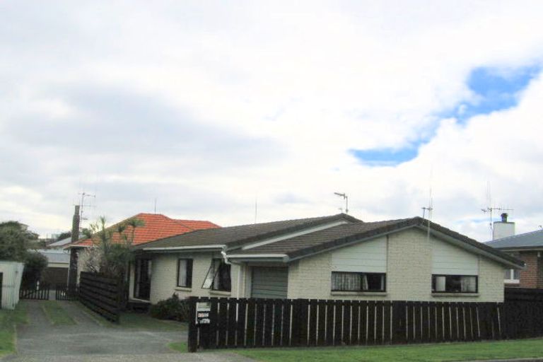 Photo of property in 17a Riverton Road, Mount Maunganui, 3116