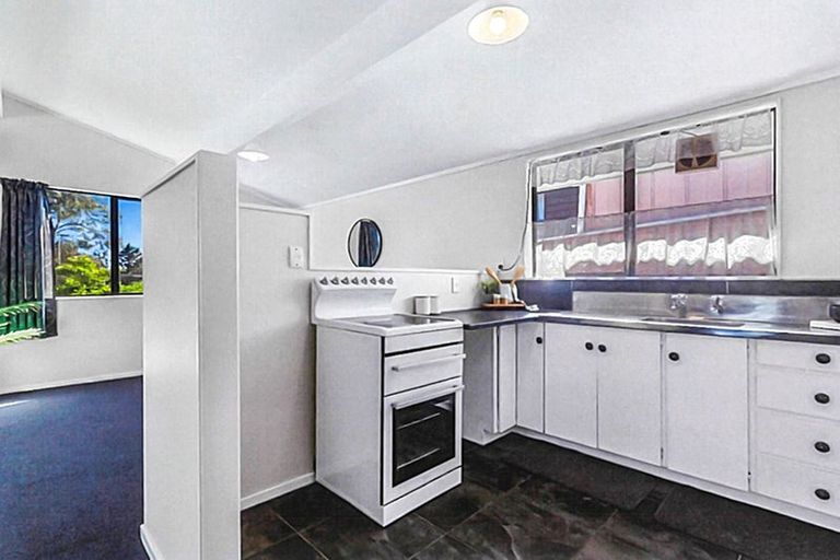 Photo of property in 2 Baycroft Avenue, Parkvale, Tauranga, 3112