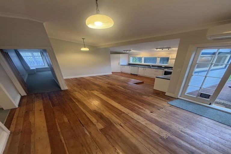 Photo of property in 28 Bay Street, Petone, Lower Hutt, 5012