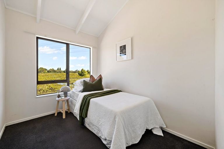 Photo of property in 40 Queen Mary Avenue, New Lynn, Auckland, 0600