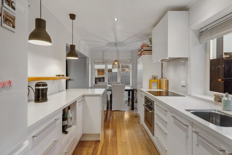 Photo of property in 69 Kervil Avenue, Te Atatu Peninsula, Auckland, 0610