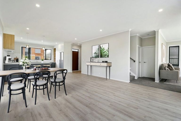 Photo of property in 12 Oyster Drive, Whenuapai, 0618