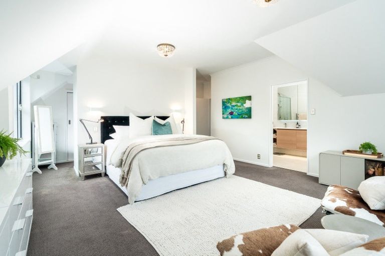 Photo of property in 64 Friend Street, Karori, Wellington, 6012