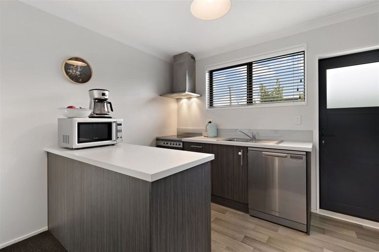 Photo of property in 1/164 Edgeware Road, Edgeware, Christchurch, 8013
