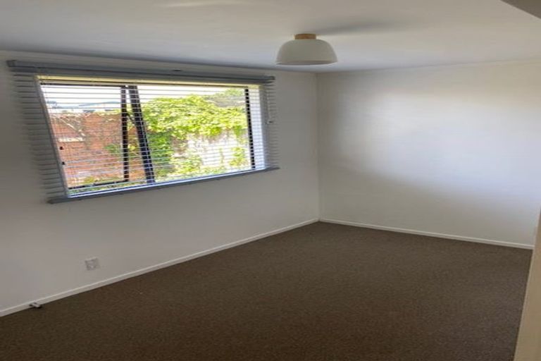 Photo of property in 98 Titirangi Road, New Lynn, Auckland, 0600