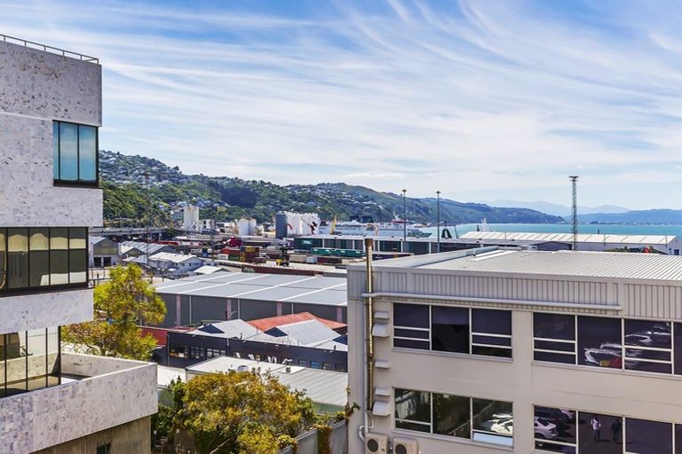 Photo of property in Hobson Court Flats, 42/70u Hobson Street, Thorndon, Wellington, 6011