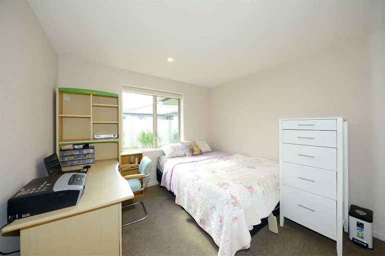 Photo of property in 9 Conie Glen Lane, Broomfield, Christchurch, 8042