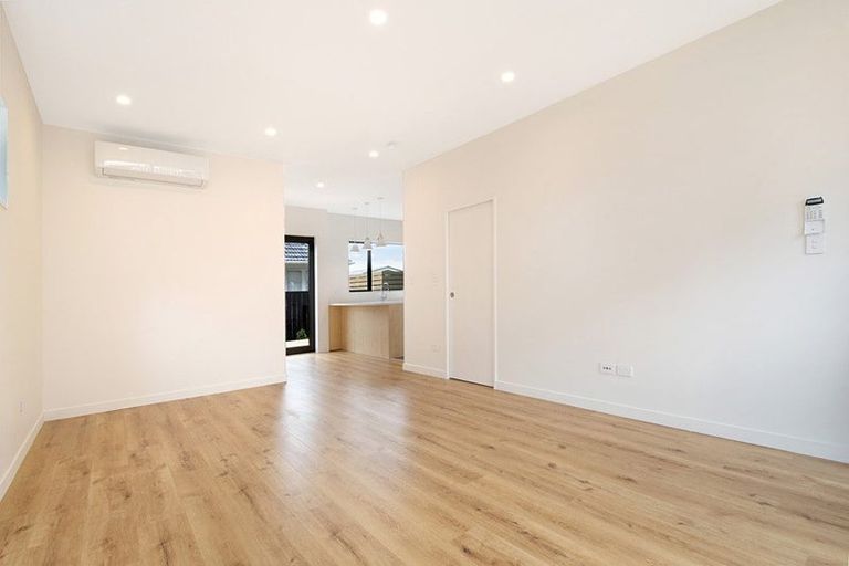 Photo of property in 7e Poto Street, Te Atatu South, Auckland, 0610