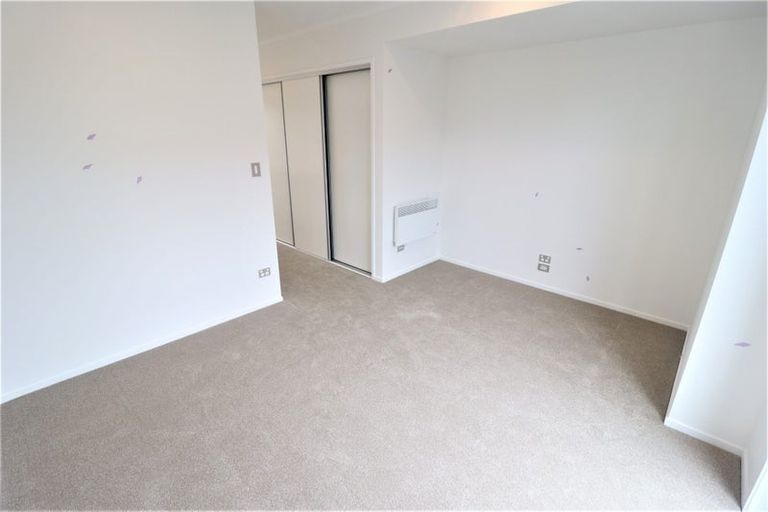 Photo of property in 34 Hobsonville Point Road, Hobsonville, Auckland, 0616